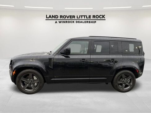 Used 2021 Land Rover Defender 110 X-Dynamic SE AWD/4WD image 6