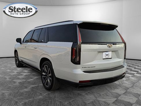 Used 2023 Cadillac Escalade ESV Sport w/ Touring Package image 3