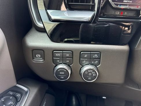 Used 2025 GMC Sierra 1500 SLT w/ SLT Premium Package AWD/4WD image 21