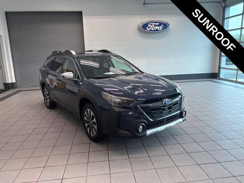 Used 2025 Subaru Outback Touring XT AWD/4WD image 1