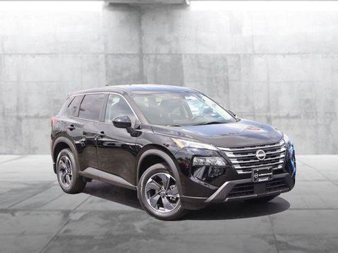Used 2024 Nissan Rogue SV AWD/4WD image 2