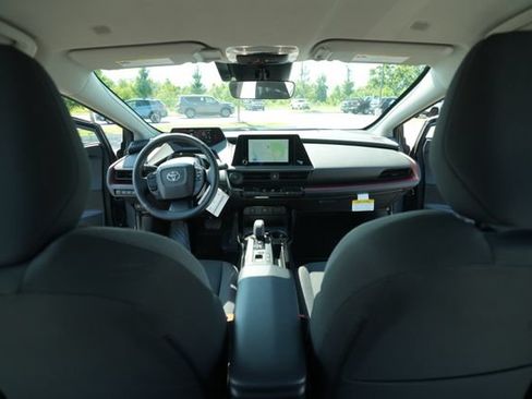 Used 2025 Toyota Prius Plug-In Hybrid FWD image 23