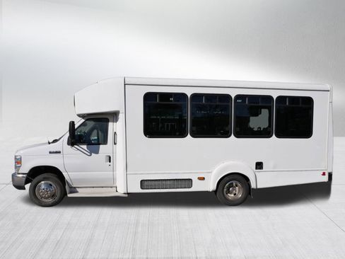 Used 2016 Ford E-450 and Econoline 450 Super Duty w/ Shuttle Bus Prep Package image 4