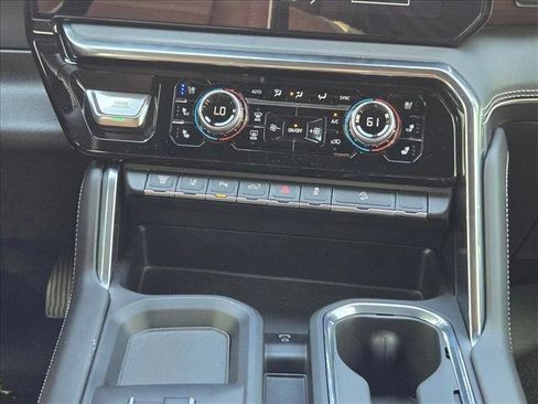 Used 2024 GMC Sierra 3500 Denali Ultimate image 12