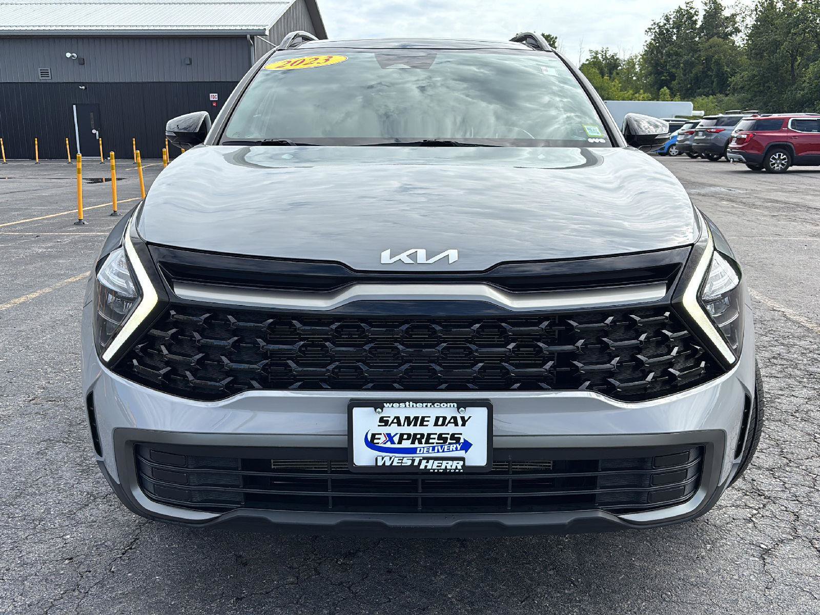 Used 2023 Kia Sportage X-Line w/ X-Line Premium Package AWD/4WD image 2