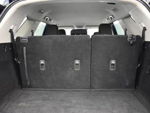Used 2024 Nissan Pathfinder SV FWD image 16