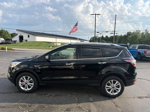 Used 2017 Ford Escape SE w/ Equipment Group 201A AWD/4WD image 5
