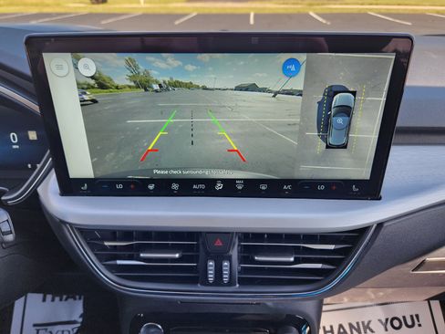 Used 2025 Ford Escape Platinum w/ Premium Technology Package image 19