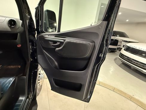 Used 2022 Mercedes-Benz Sprinter 3500 image 20