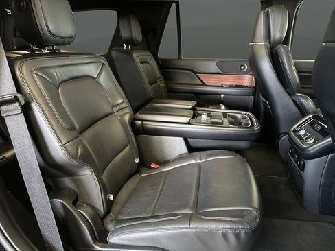 Used 2018 Lincoln Navigator Reserve w/ Technology Package image 35