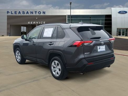 Used 2020 Toyota RAV4 LE FWD image 3