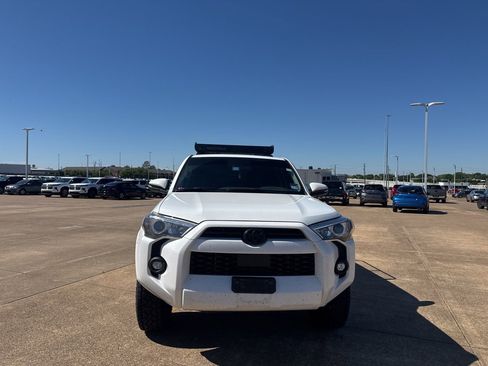 Used 2023 Toyota 4Runner SR5 Premium w/ Moonroof Package image 4