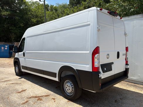 Used 2025 RAM ProMaster 2500 w/ Convenience Group FWD image 8