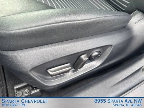 Used 2024 Toyota Camry SE FWD image 13
