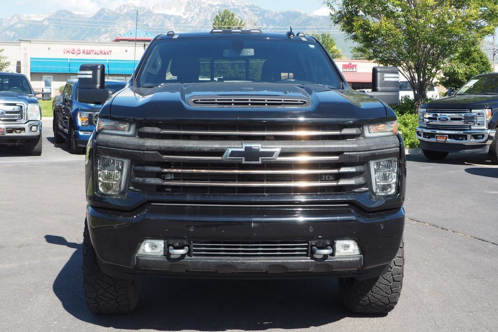 Used 2020 Chevrolet Silverado 2500 High Country AWD/4WD image 2