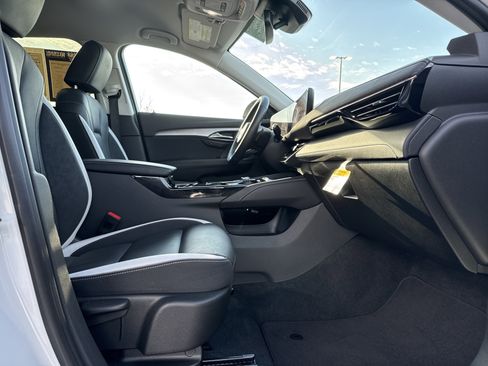 Used 2025 Buick Envision Sport Touring image 30