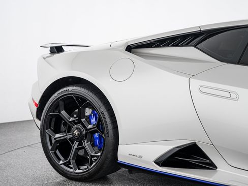 Used 2023 Lamborghini Huracan Tecnica RWD image 37