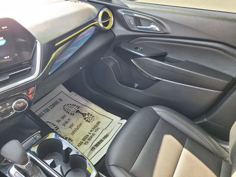 Used 2024 Chevrolet Trax ACTIV w/ Sunroof Package image 13