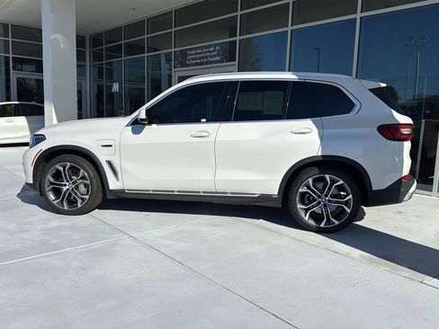 Used 2022 BMW X5 xDrive45e w/ Executive Package image 3