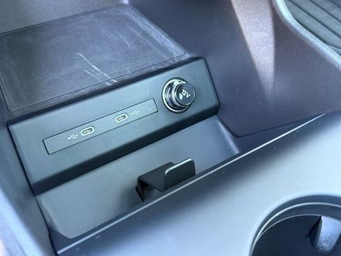 Used 2024 Audi Q4 e-tron Premium w/ Convenience Package image 20