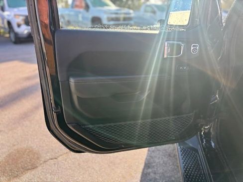 Used 2021 Jeep Gladiator Overland w/ Popular Equipment Package image 12