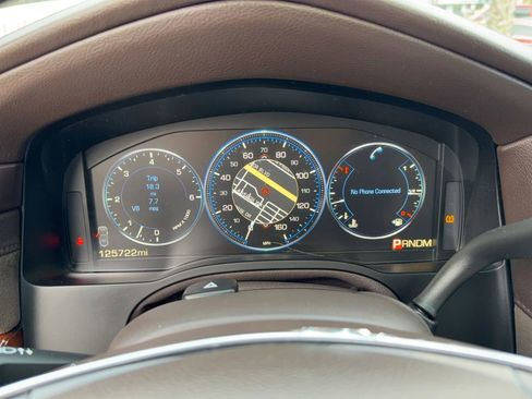 Used 2015 Cadillac Escalade Luxury image 17