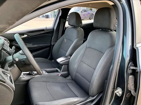 Used 2017 Chevrolet Cruze LT image 8