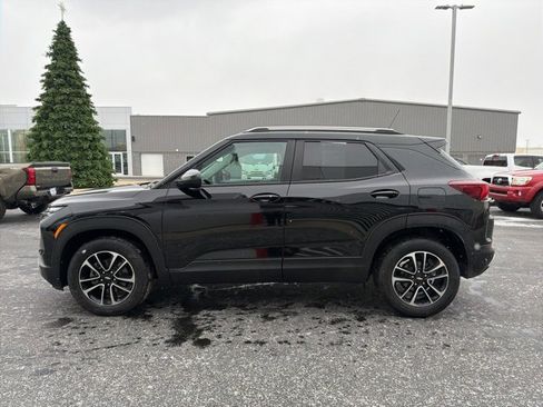 Used 2025 Chevrolet TrailBlazer LT image 4