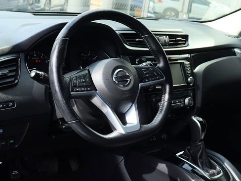 Used 2022 Nissan Rogue Sport SV image 38