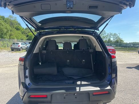 Used 2022 Nissan Pathfinder S AWD/4WD image 11