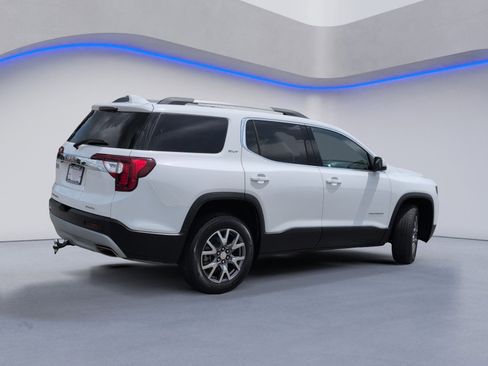 Used 2023 GMC Acadia SLT AWD/4WD image 4