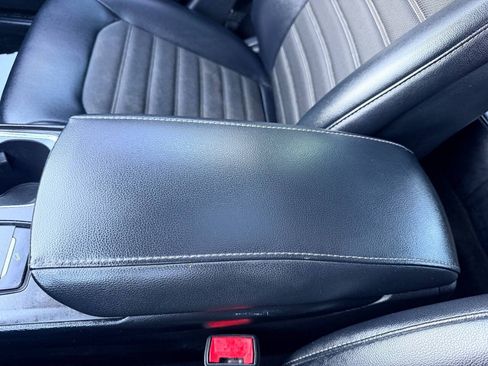 Used 2017 Ford Fusion SE w/ Equipment Group 201A FWD image 36