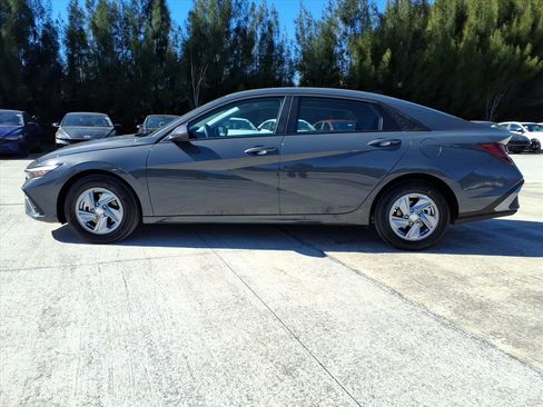 New 2026 Hyundai Elantra SE w/ Cargo Package image 4