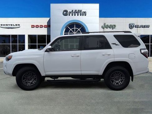 Used 2020 Toyota 4Runner TRD Off-Road w/ Wilderness Package AWD/4WD image 10