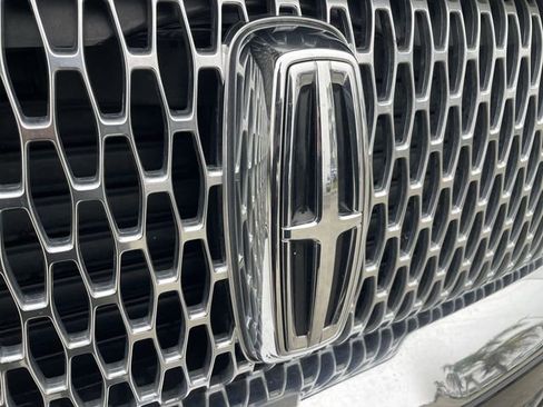 Used 2023 Lincoln Navigator Reserve image 32