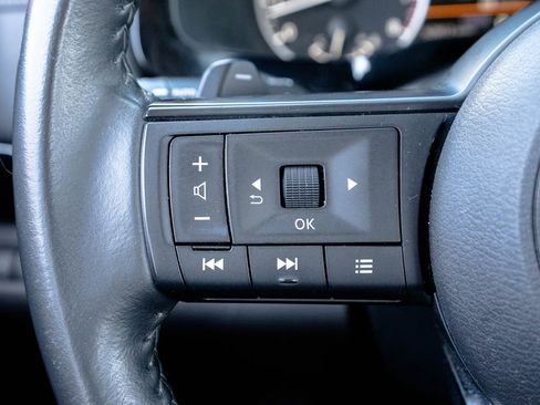 Used 2024 Nissan Pathfinder SV FWD image 15