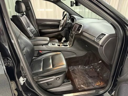 Used 2018 Jeep Grand Cherokee Limited AWD/4WD image 7
