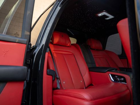 Used 2019 Rolls-Royce Cullinan AWD/4WD image 5