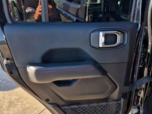 Used 2018 Jeep Wrangler Unlimited Rubicon image 11