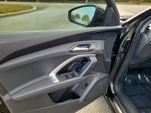 Certified 2025 Audi Q5 Premium w/ Convenience Package image 18