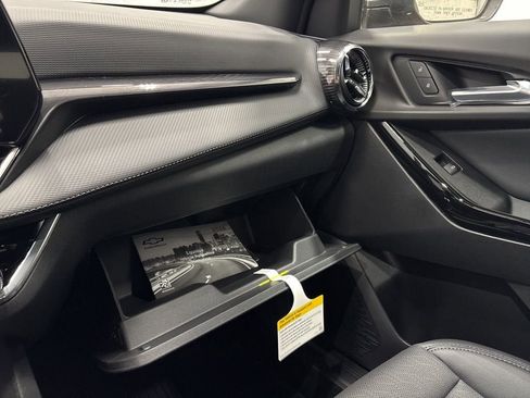 New 2026 Chevrolet Equinox LT w/ Convenience Package II AWD/4WD image 16