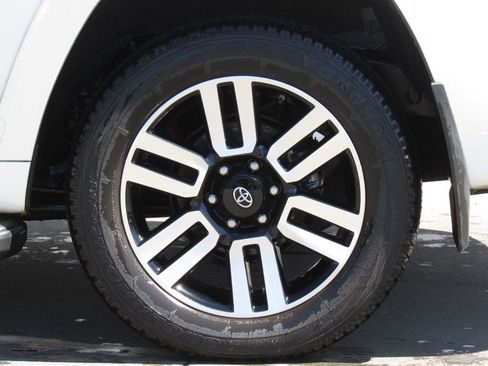 Used 2018 Toyota 4Runner Limited AWD/4WD image 37