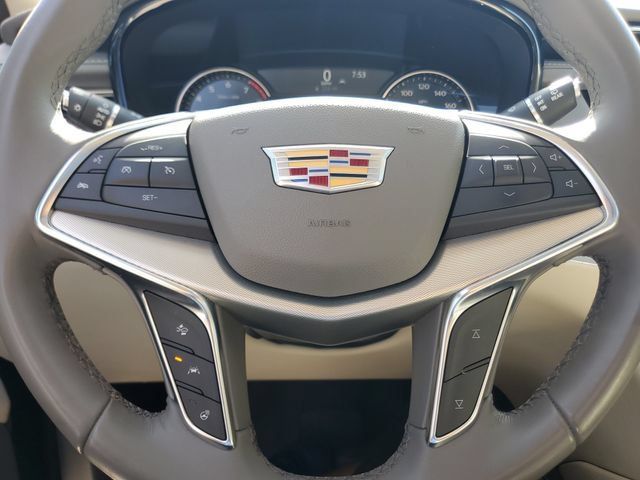 Used 2021 Cadillac XT5 Premium Luxury w/ LPO, Floor Liner Package FWD image 21
