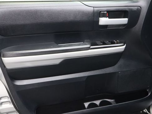 Used 2018 Toyota Tundra SR5 w/ SR5 Upgrade Package image 15