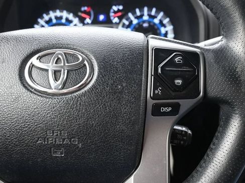 Used 2018 Toyota 4Runner SR5 AWD/4WD image 26