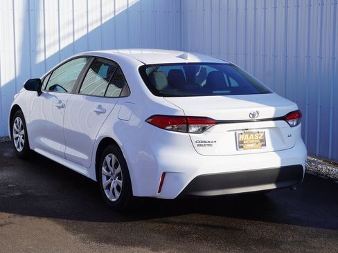 Used 2024 Toyota Corolla LE image 4