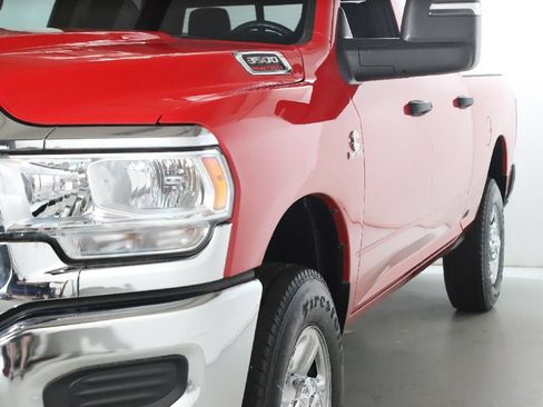 Used 2024 RAM 3500 Tradesman w/ Chrome Appearance Group AWD/4WD image 4
