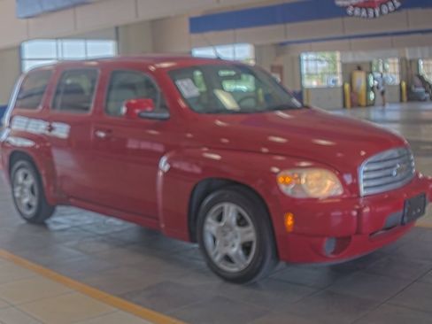Used 2011 Chevrolet HHR LT FWD image 2
