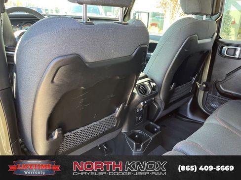 Used 2025 Jeep Wrangler Unlimited Rubicon image 16