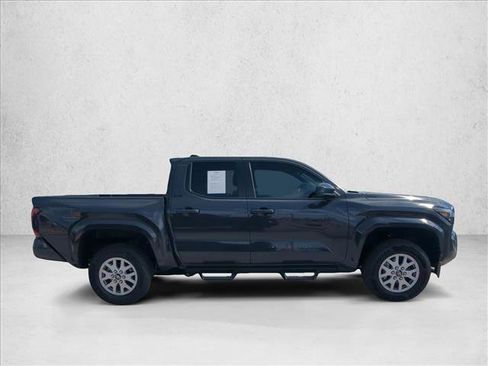 Certified 2025 Toyota Tacoma SR5 image 4